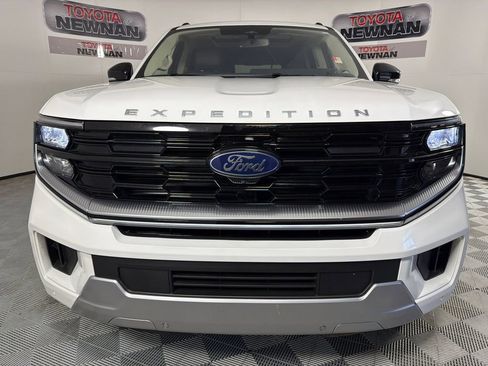 Used 2025 Ford Expedition Max Platinum w/ Driver's Package image 10