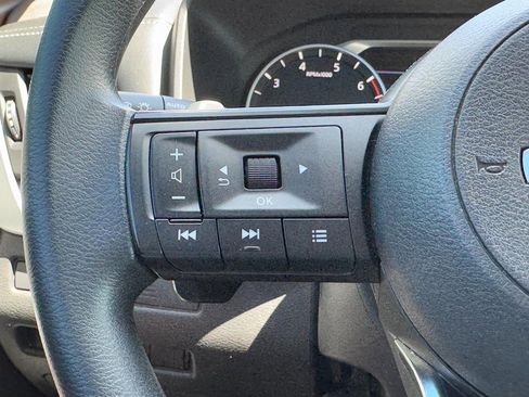 Used 2023 Nissan Rogue S FWD image 18