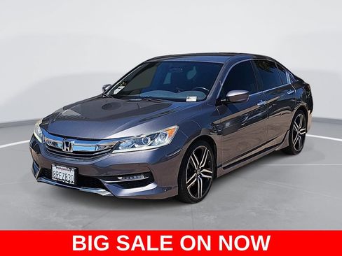 Used 2017 Honda Accord Sport image 7
