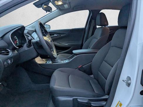 Certified 2025 Chevrolet Malibu LS image 16
