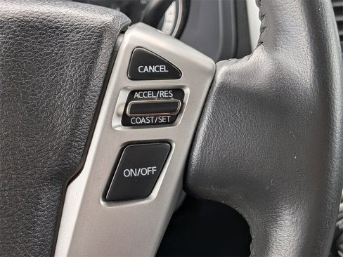 Used 2018 Nissan Titan SL w/ Chrome Package image 26