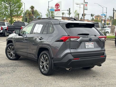 Certified 2022 Toyota RAV4 XLE Premium image 5
