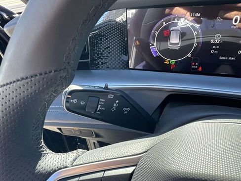 New 2026 Volkswagen Tiguan SE R-Line FWD image 26