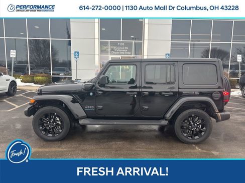 Used 2025 Jeep Wrangler Unlimited Sahara image 7