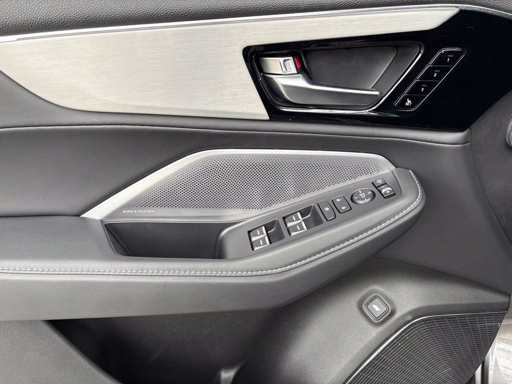 Used 2026 Acura MDX w/ Technology Package FWD image 17