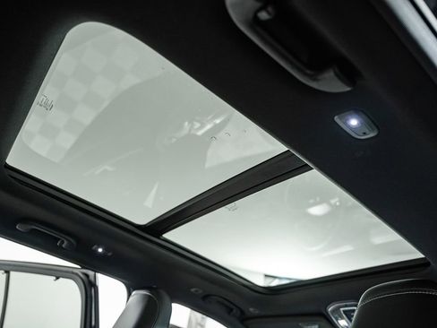 Used 2025 Jeep Grand Cherokee Limited w/ Luxury Tech Group II image 38