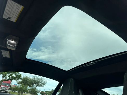 Used 2015 Jaguar F-TYPE R RWD image 39