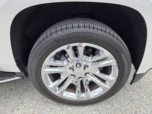 Used 2019 GMC Yukon SLT w/ Premium Edition AWD/4WD image 9