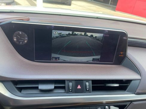 Used 2019 Lexus ES 350 w/ Premium Package image 31