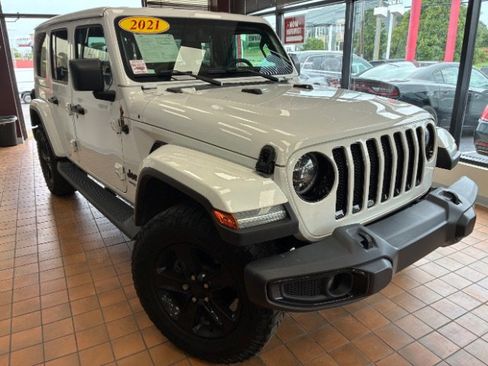 Used 2021 Jeep Wrangler Unlimited Sahara image 32