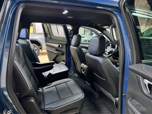 Certified 2025 Buick Enclave Preferred image 11