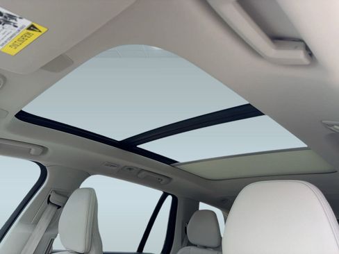 Used 2024 Volvo XC90 B6 Plus w/ Protection Package Premier image 16