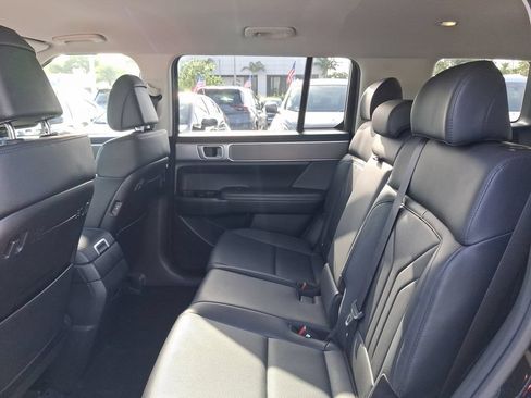 Used 2025 Hyundai Santa Fe SEL FWD image 8