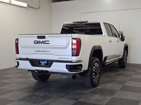Used 2024 GMC Sierra 2500 Denali Ultimate image 6