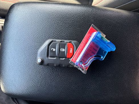 Used 2023 Jeep Wrangler Rubicon image 31