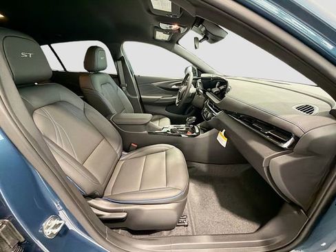 New 2026 Buick Envista Sport Touring w/ Convenience I Package FWD image 24
