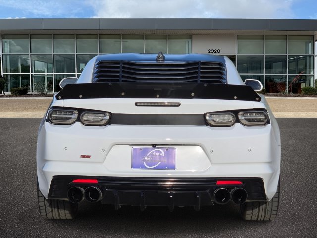 Used 2020 Chevrolet Camaro SS RWD image 5
