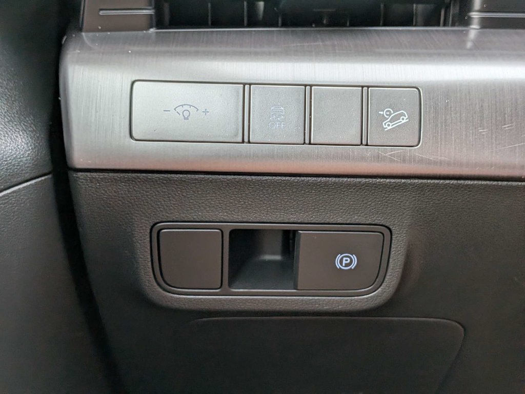 Used 2025 Hyundai Kona SEL FWD image 33