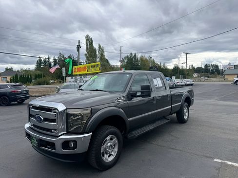 Used 2016 Ford F250 XLT w/ XLT Value Package AWD/4WD image 4