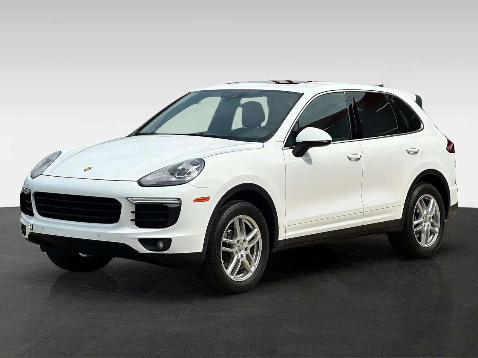 Used 2016 Porsche Cayenne AWD/4WD image 3