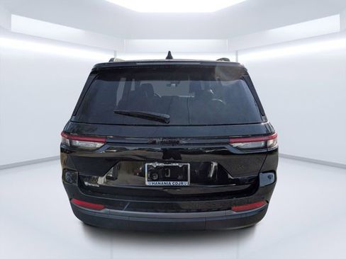 New 2026 Jeep Grand Cherokee Altitude AWD/4WD image 4