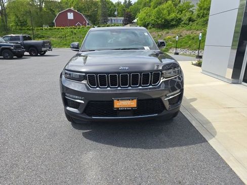 Used 2024 Jeep Grand Cherokee Limited 4xe image 2