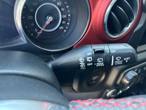 Used 2019 Jeep Wrangler Unlimited Rubicon image 25