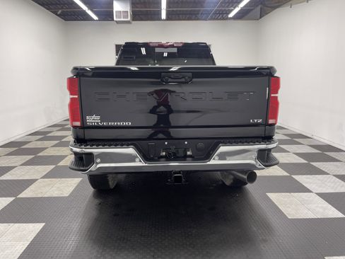 Used 2026 Chevrolet Silverado 3500 LTZ w/ LTZ Premium Package image 7