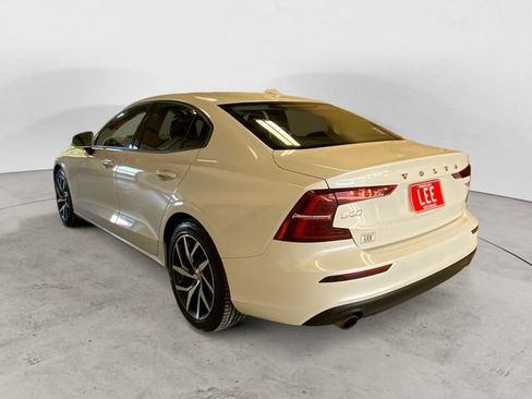 Used 2020 Volvo S60 T6 Momentum image 3