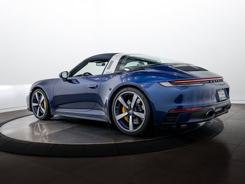 Certified 2021 Porsche 911 Targa 4S AWD/4WD image 28