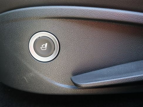 Used 2025 Genesis GV80 2.5T Standard image 10