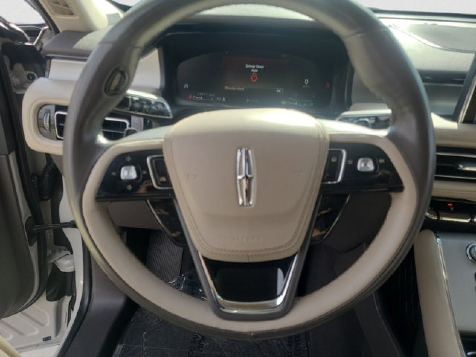Used 2021 Lincoln Aviator AWD w/ Class IV Trailer Tow Package image 15