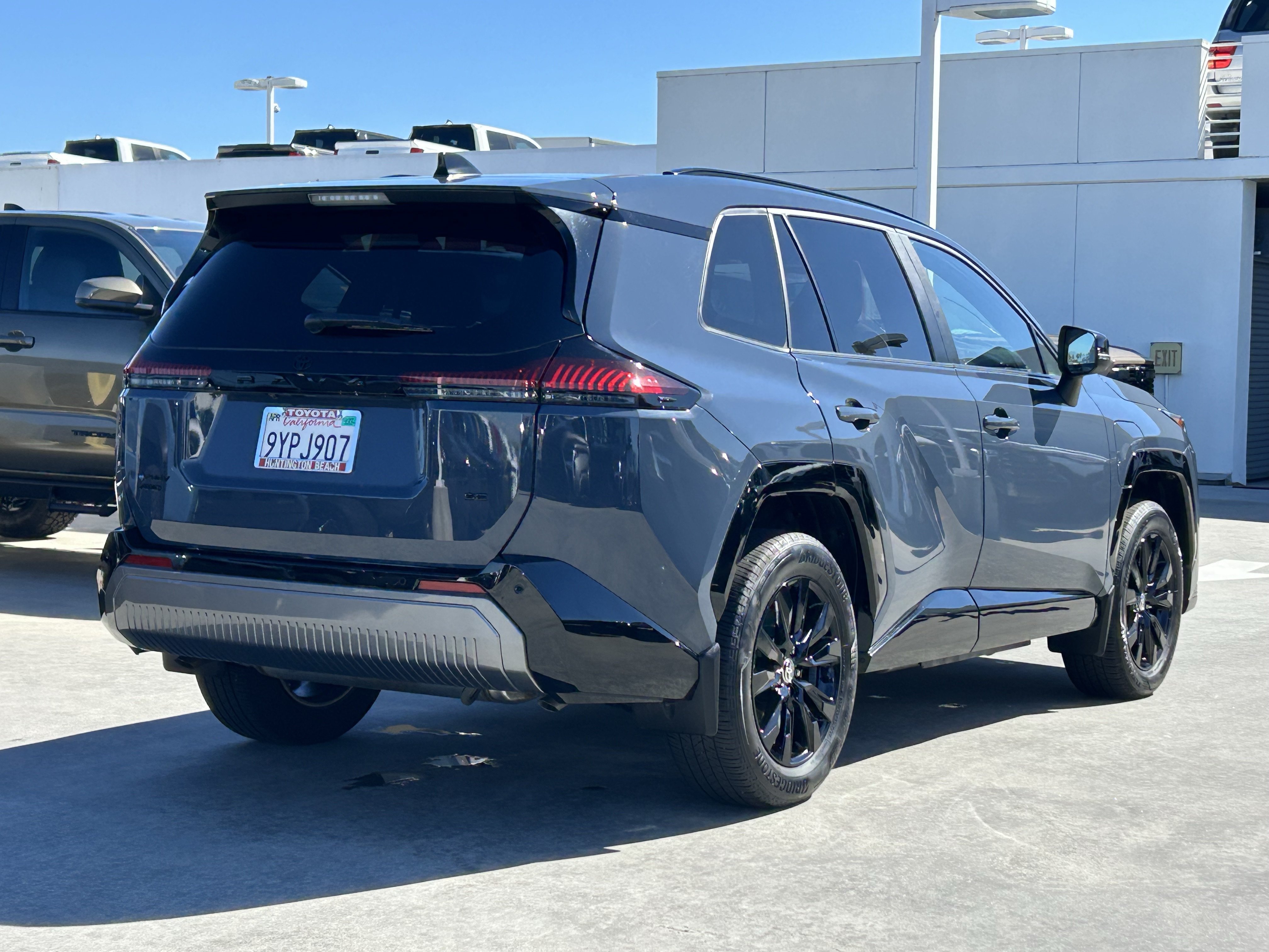 Used 2026 Toyota RAV4 SE w/ Convenience Package AWD/4WD image 3