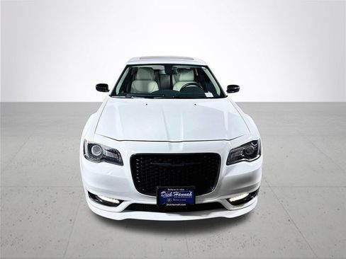 Used 2020 Chrysler 300 Touring L w/ Value Package AWD/4WD image 3