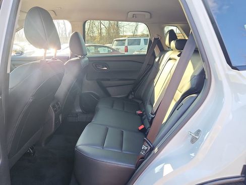 Certified 2025 Nissan Rogue SL image 11