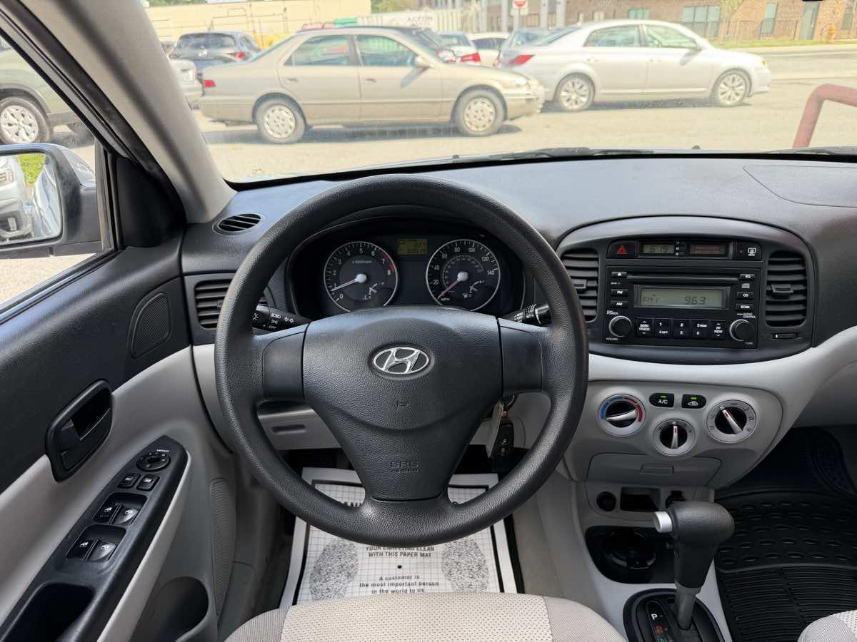 Used 2007 Hyundai Accent GLS FWD image 14