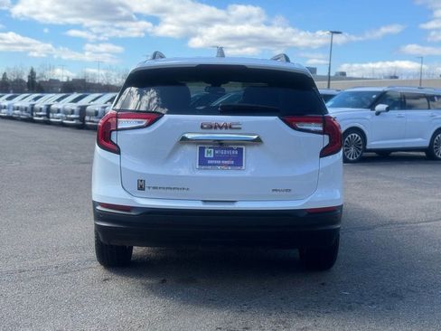 Used 2023 GMC Terrain SLE w/ Driver Convenience Package AWD/4WD image 5