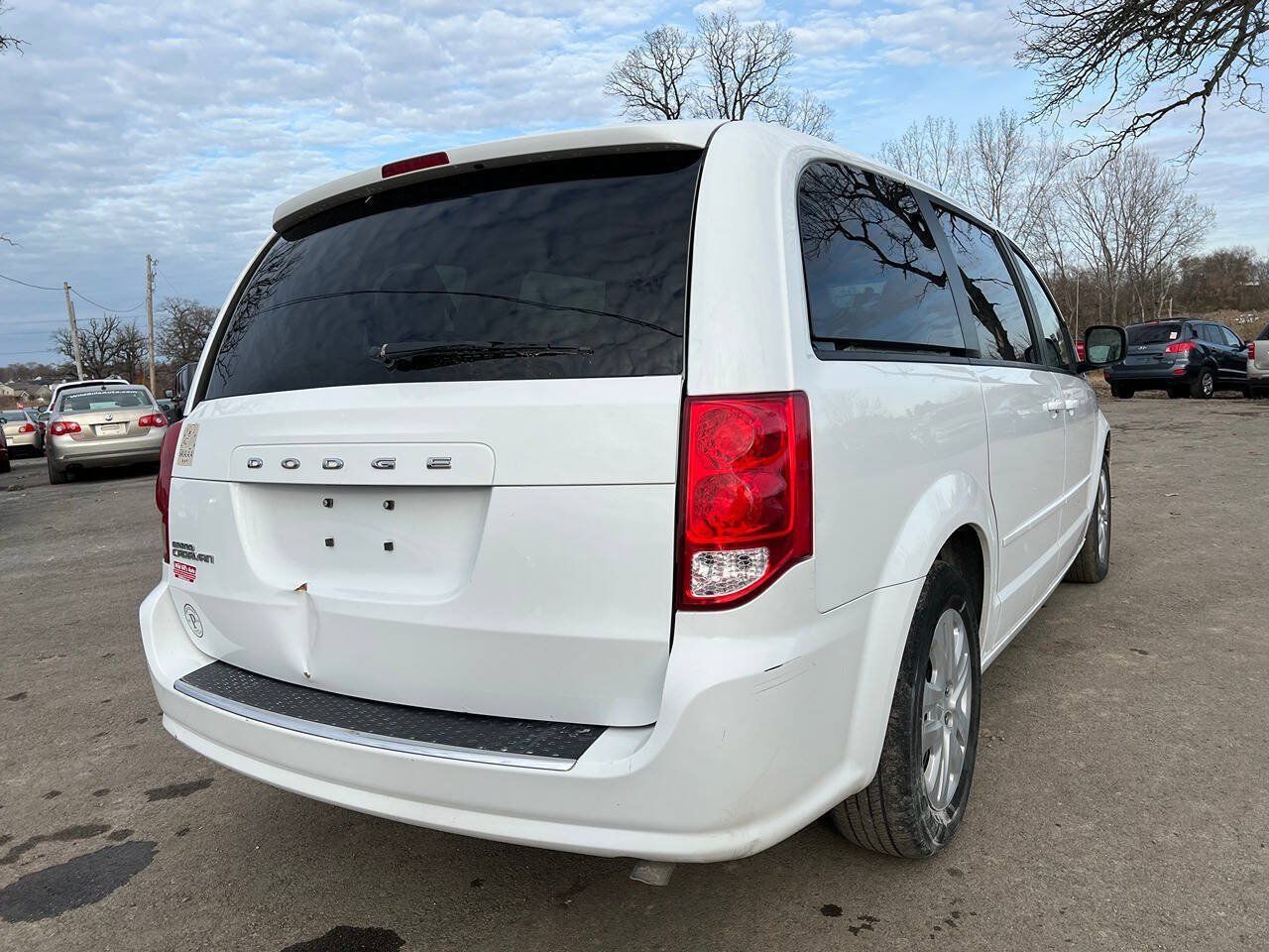 Used 2017 Dodge Grand Caravan SE FWD image 6