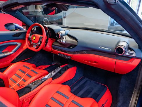 Used 2022 Ferrari F8 Tributo image 17