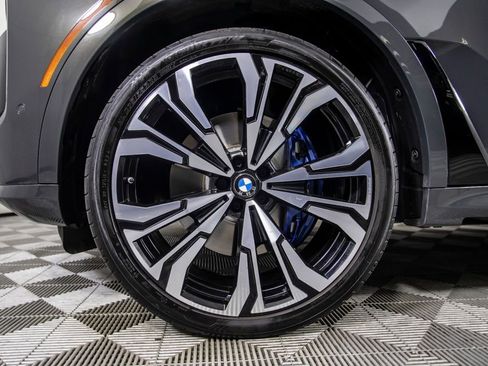 Used 2025 BMW X7 M60i w/ Executive Package image 40