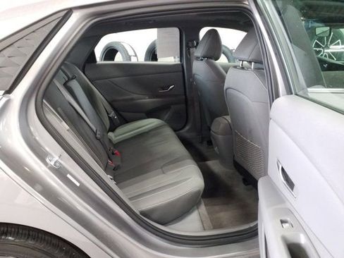 Certified 2025 Hyundai Elantra SEL w/ Cargo Package image 15