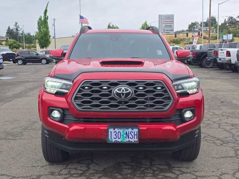 Used 2020 Toyota Tacoma TRD Sport w/ TRD Premium Sport Package AWD/4WD image 19