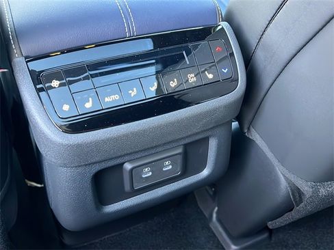 New 2026 INFINITI QX60 Sport image 16