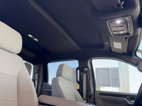 Used 2025 Chevrolet Silverado 1500 LT image 18