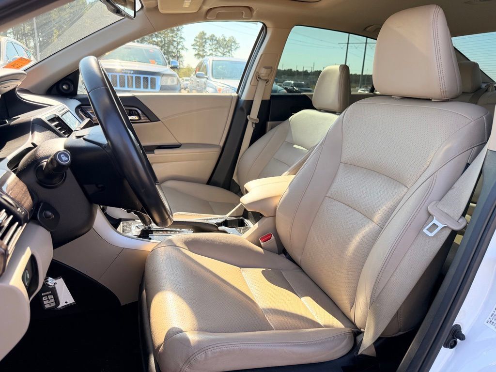 Used 2017 Honda Accord EX-L image 12