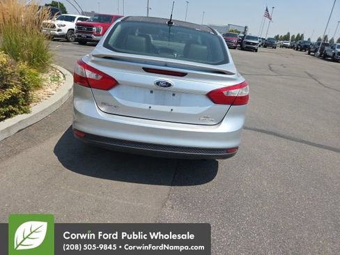 Used 2014 Ford Focus SE w/ Equipment Group 201A FWD image 15