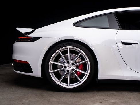 Used 2020 Porsche 911 Carrera 4S AWD/4WD image 16