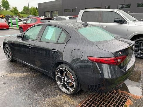 Used 2022 Alfa Romeo Giulia Ti AWD/4WD image 5