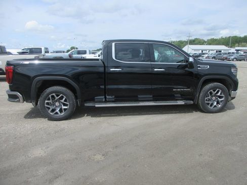 New 2026 GMC Sierra 1500 SLT w/ SLT Premium Plus Package AWD/4WD image 3