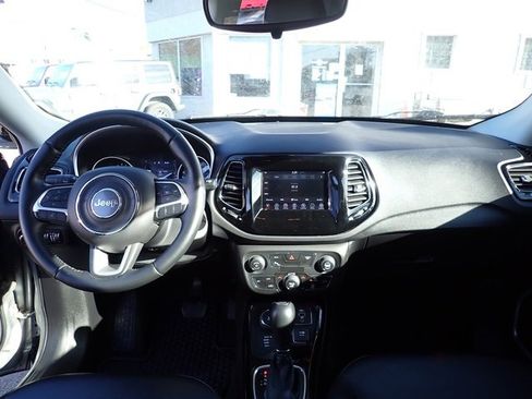Used 2020 Jeep Compass Altitude image 16